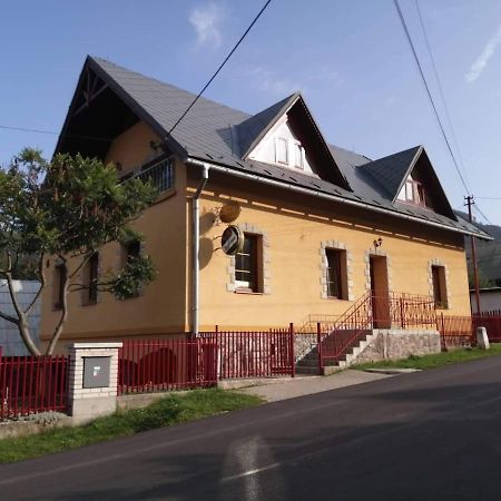 Penzion Serafin Ruzomberok Buitenkant foto